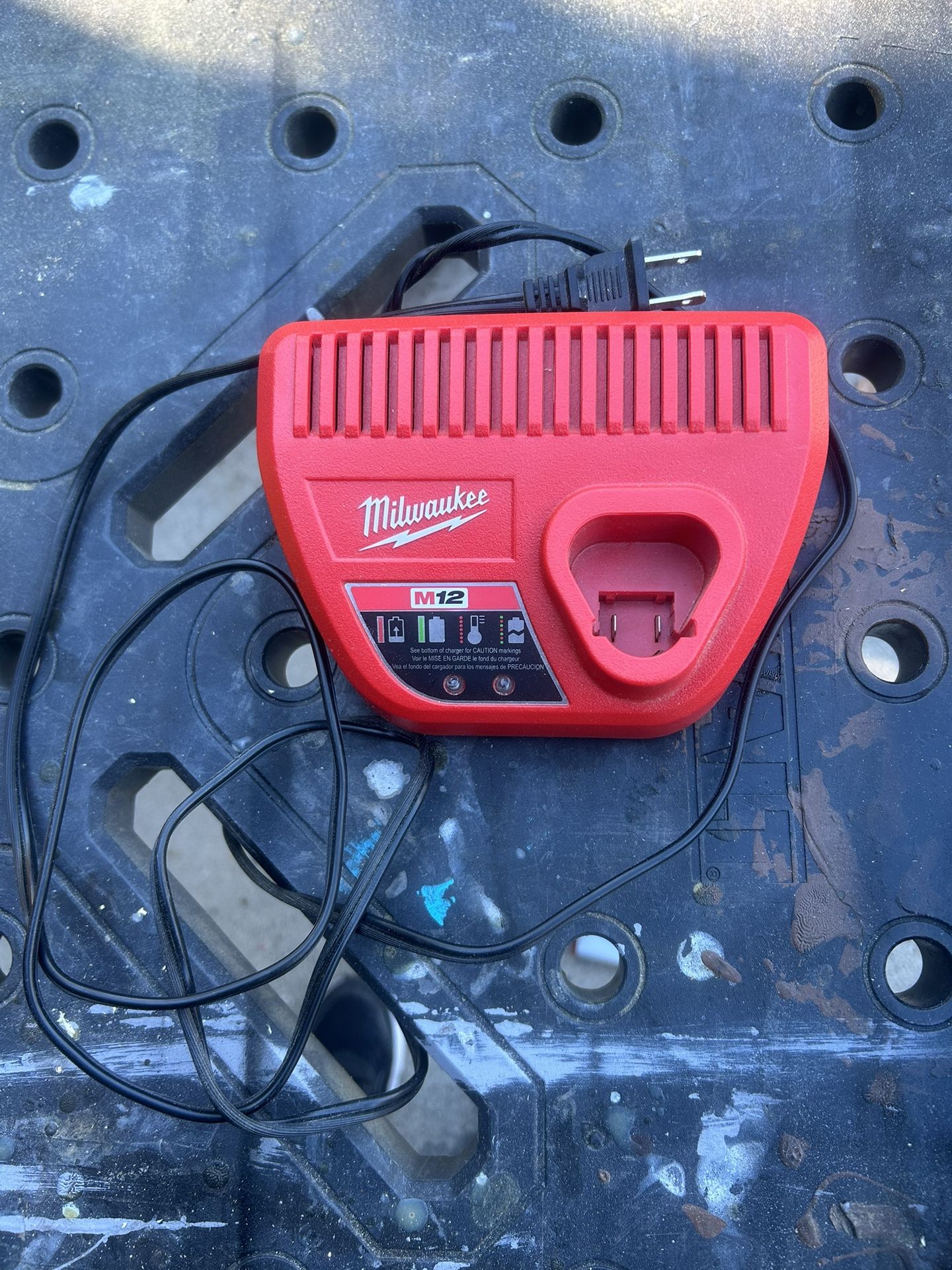 Milwaukee M12 Charger