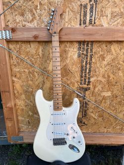 1990s Fender Stratocaster Made in Mexico (MIM) – Olympic White / Maple Neck