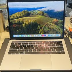 2019 macbook pro 13 touch bar 8gb ram Quad core i5 