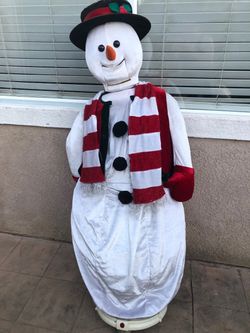 Life Size Gemmy Snowman 5ft