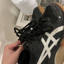 Volleyball shoes