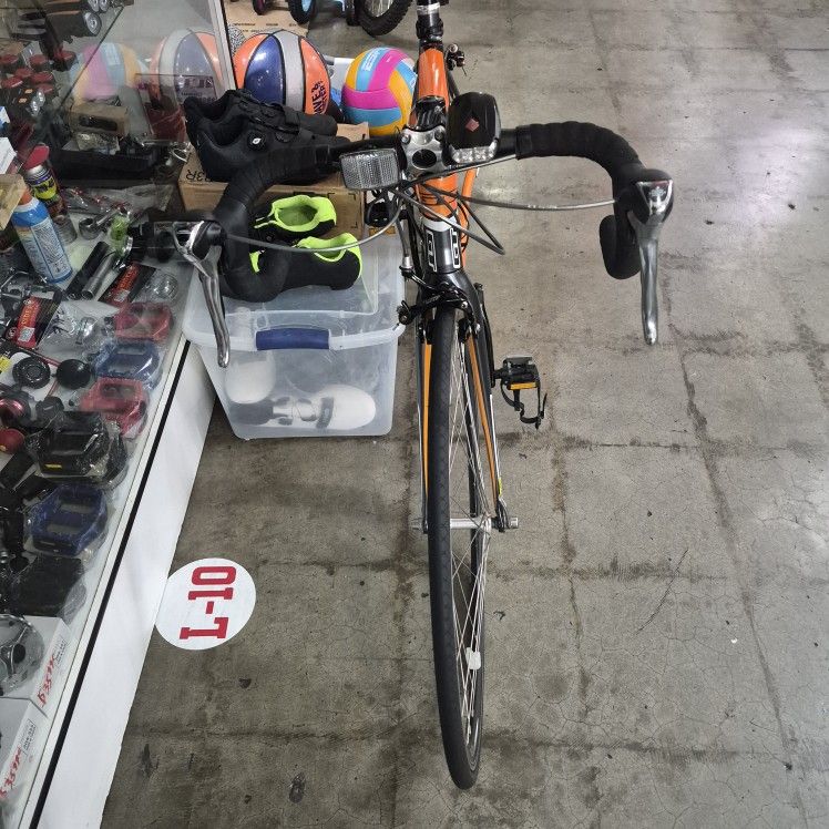 GT Road Aluminum Carbon 700 Size 48mc XS Bike