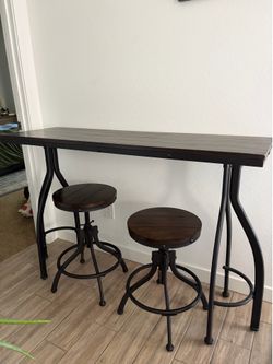 Industrial bar table and 2 stools set