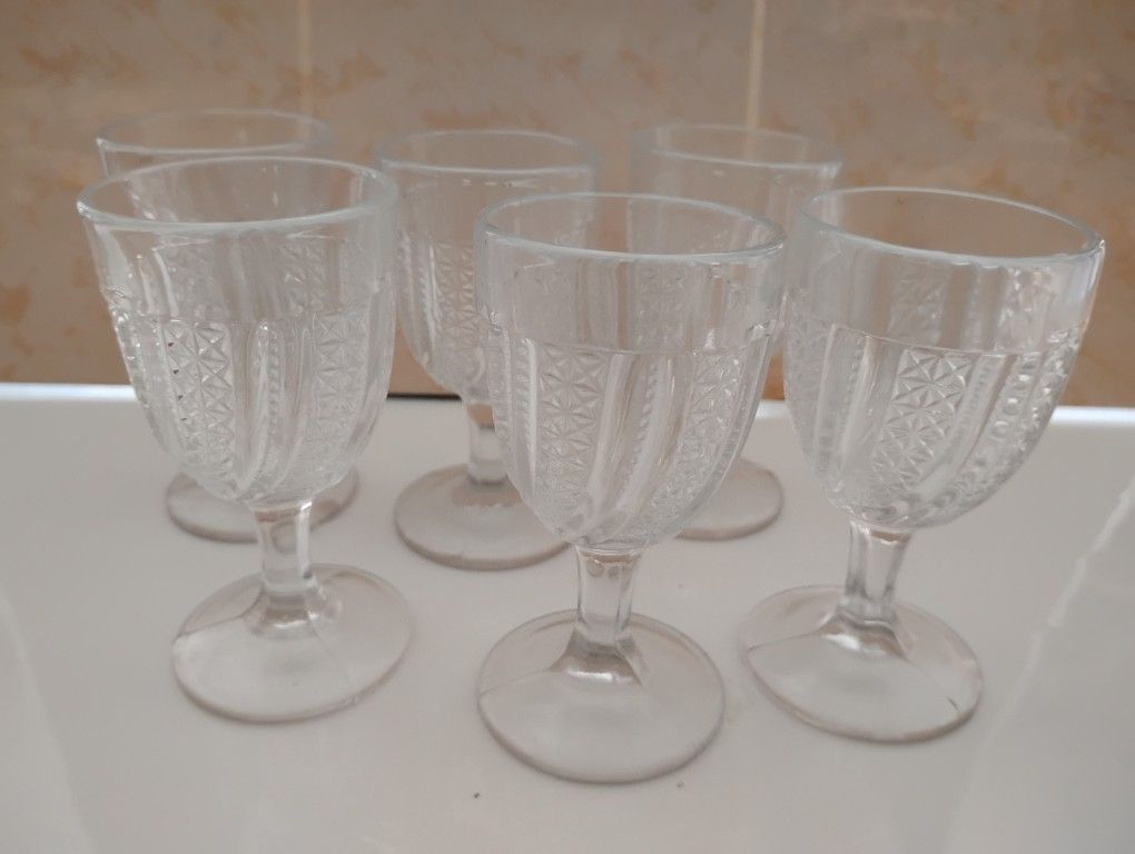 Vintage Cordial Glasses 