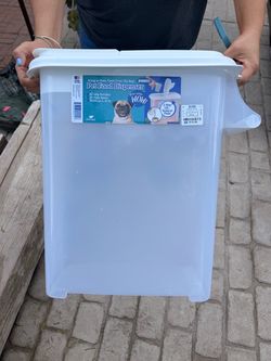 Buddeez Pet Food Dispenser Container