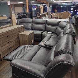 New 6pc  Sectional Sofa With Two Recliner