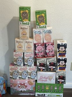 Exciting macaron Labubus