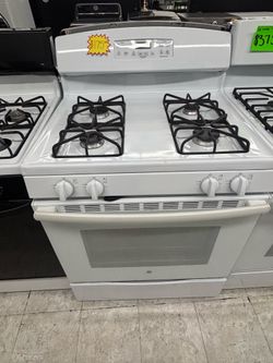 white GE gas stove