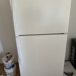 Whirlpool 14.3 cu. ft. Top Freezer Refrigerator in White