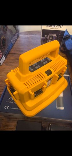 6-port rapid battery charger station compatible with DeWalt 20V/60V Max lithium-ion batteries (such as models DCB200, DCB206, and DCB606)