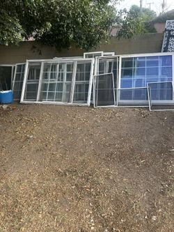 Double Pan Windows There In Good Shape Just Need To B Cleaned Up A Little