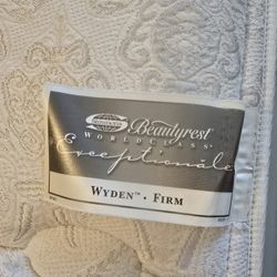 Mattress And Box Spring/Simmons Worldclass Beautyrest FiRM