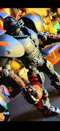2008 NFL Fox Sports - Chicago Bears, Team Cleatus, Sturdy 10" Robot Action Figure w/football, EUC Htf, firm. Ship Available $48