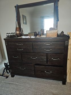 Bedroom set