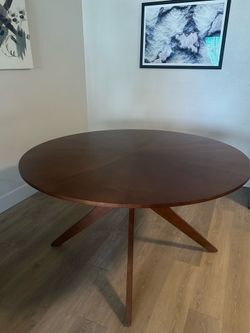 ARTICLE Conan 54" Round Dining Table - Walnut. 4 ARTICLE Svelti Dining Chairs Included