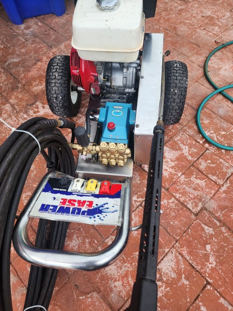 Pressure Washer Belt Driven 4000 Psi Like New for Sale in Miramar, FL