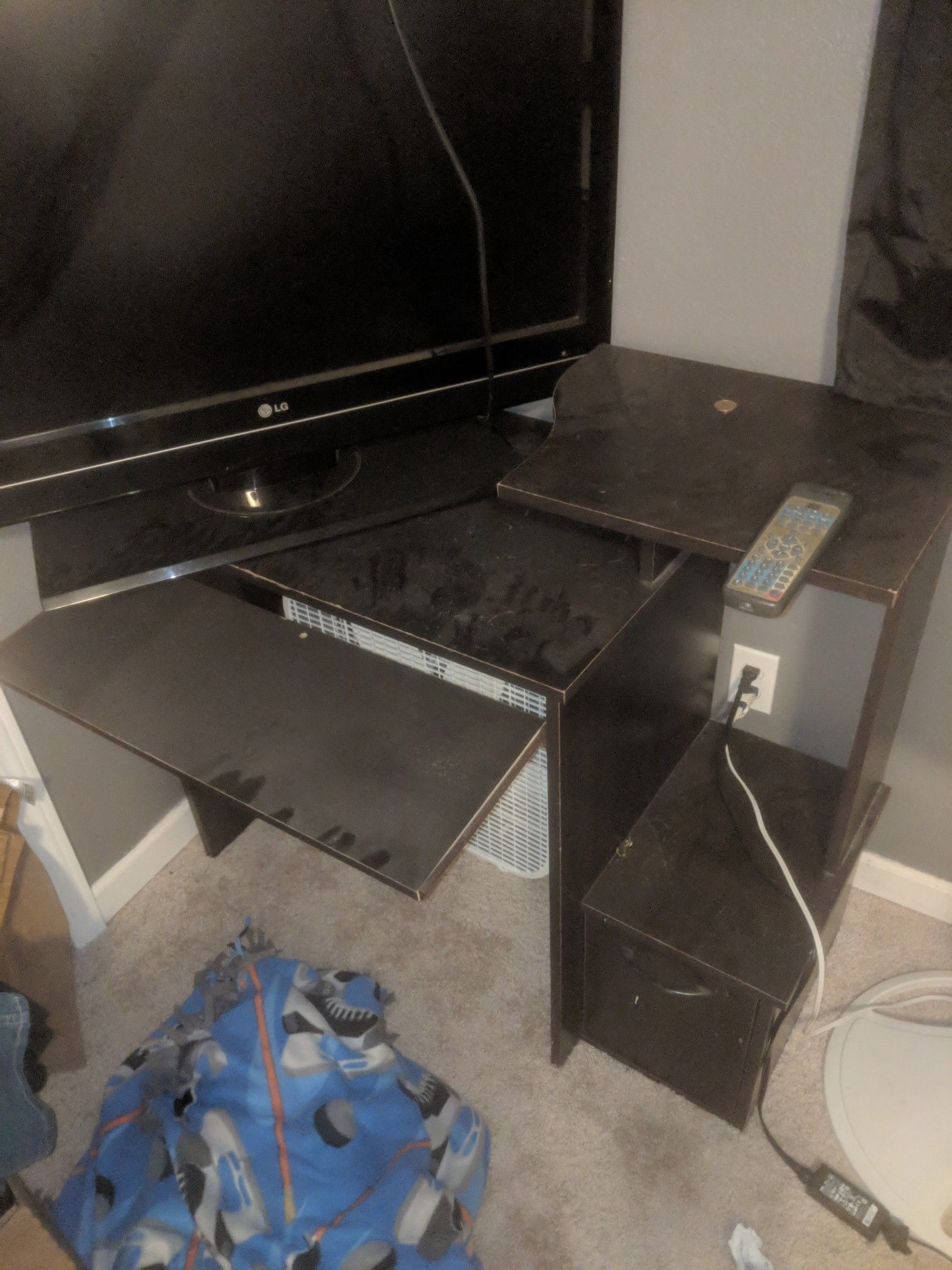 Computer desk