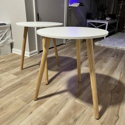 Set of 2 White Round Tables 