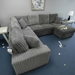 Larry Gray 3 Piece Sectional
Pull-out Sleeper Sectional with Storage