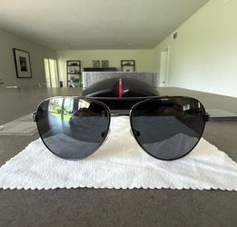 Like New Prada Aviator Men’s Sunglasses