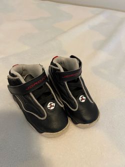 Boys toddler size 7 sneakers