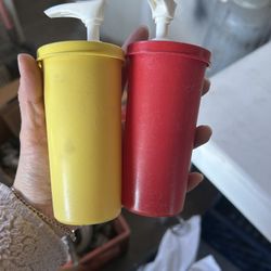 Tupperware Ketchup And Mustard Container 
