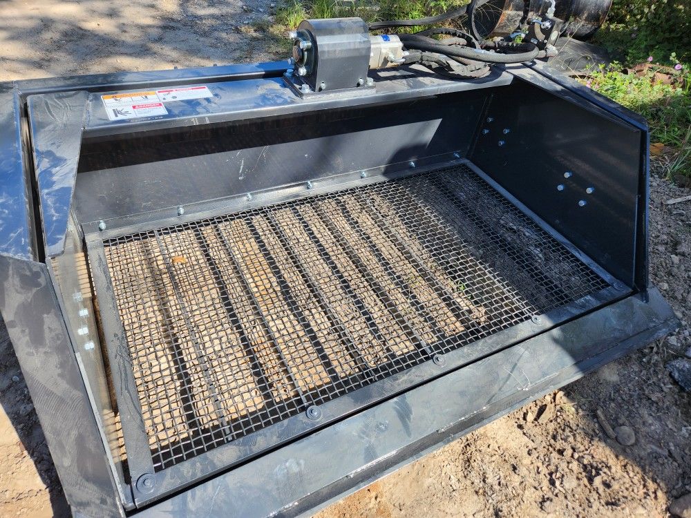 Skid Steer Vibrating Screening Bucket