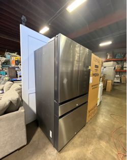 Samsung 29 cu. ft. Bespoke 4-Door French Door Smart Refrigerator with Beverage Center