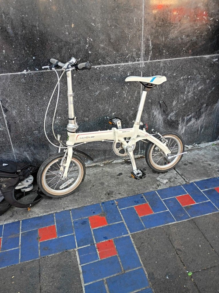 Dahon Glo Folding Bike