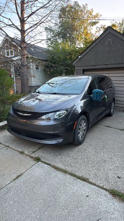 2021 Chrysler Voyager