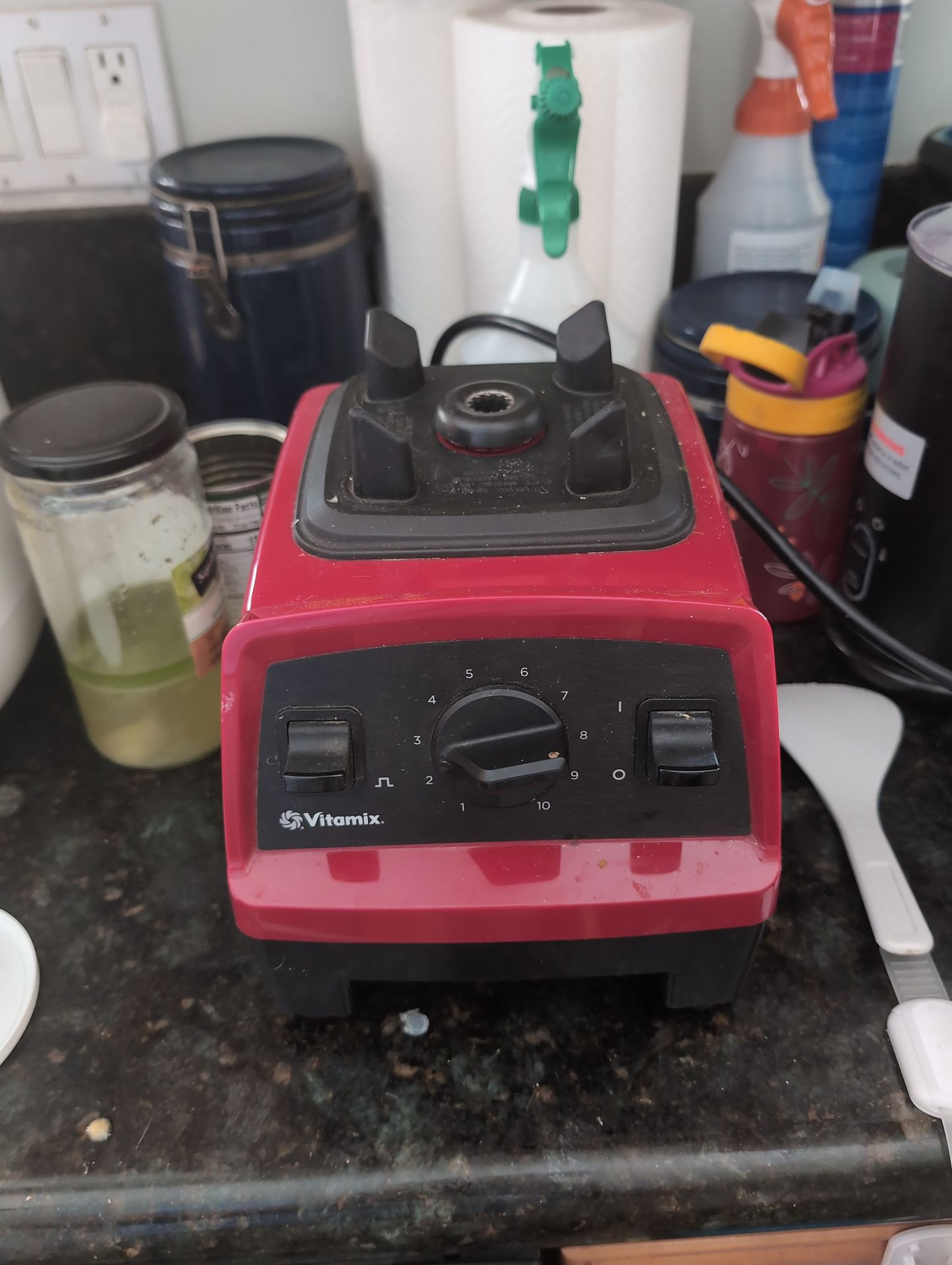 Vitamix VM0197 Professional-Grade Blender - Red (64oz)