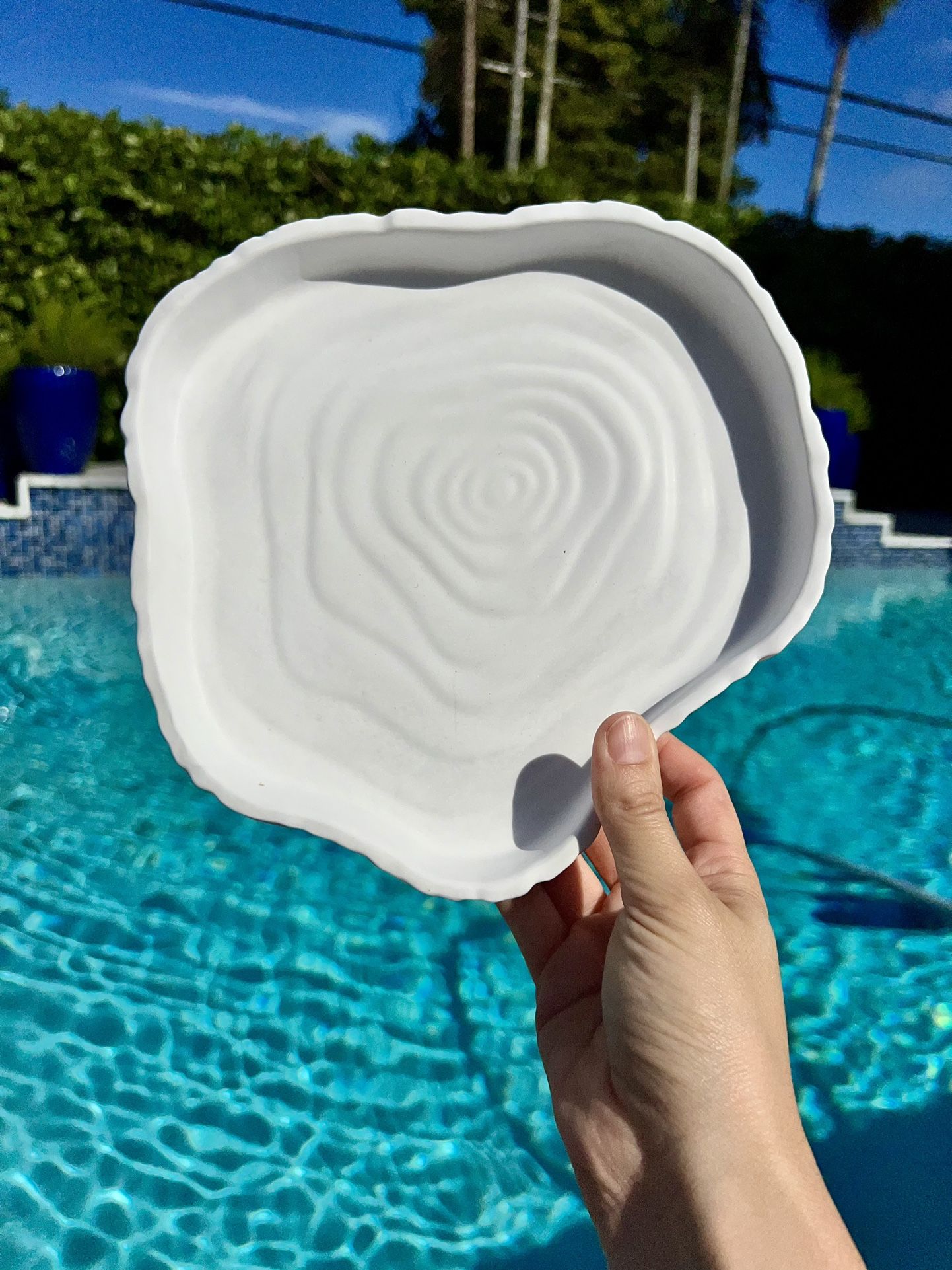 Casting Resin Ripple Abstract White Tray