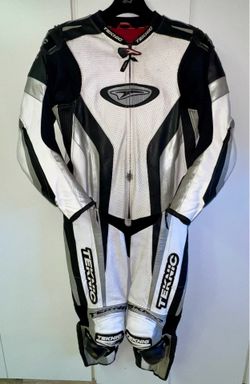 Teknic One-Piece Leather Motorcycle Track Suit – Size 46 – Excellent Condition