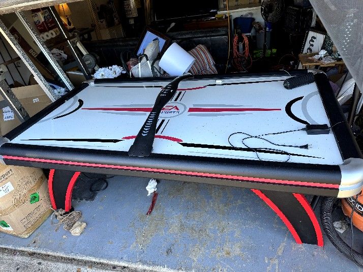 Air Hockey Table