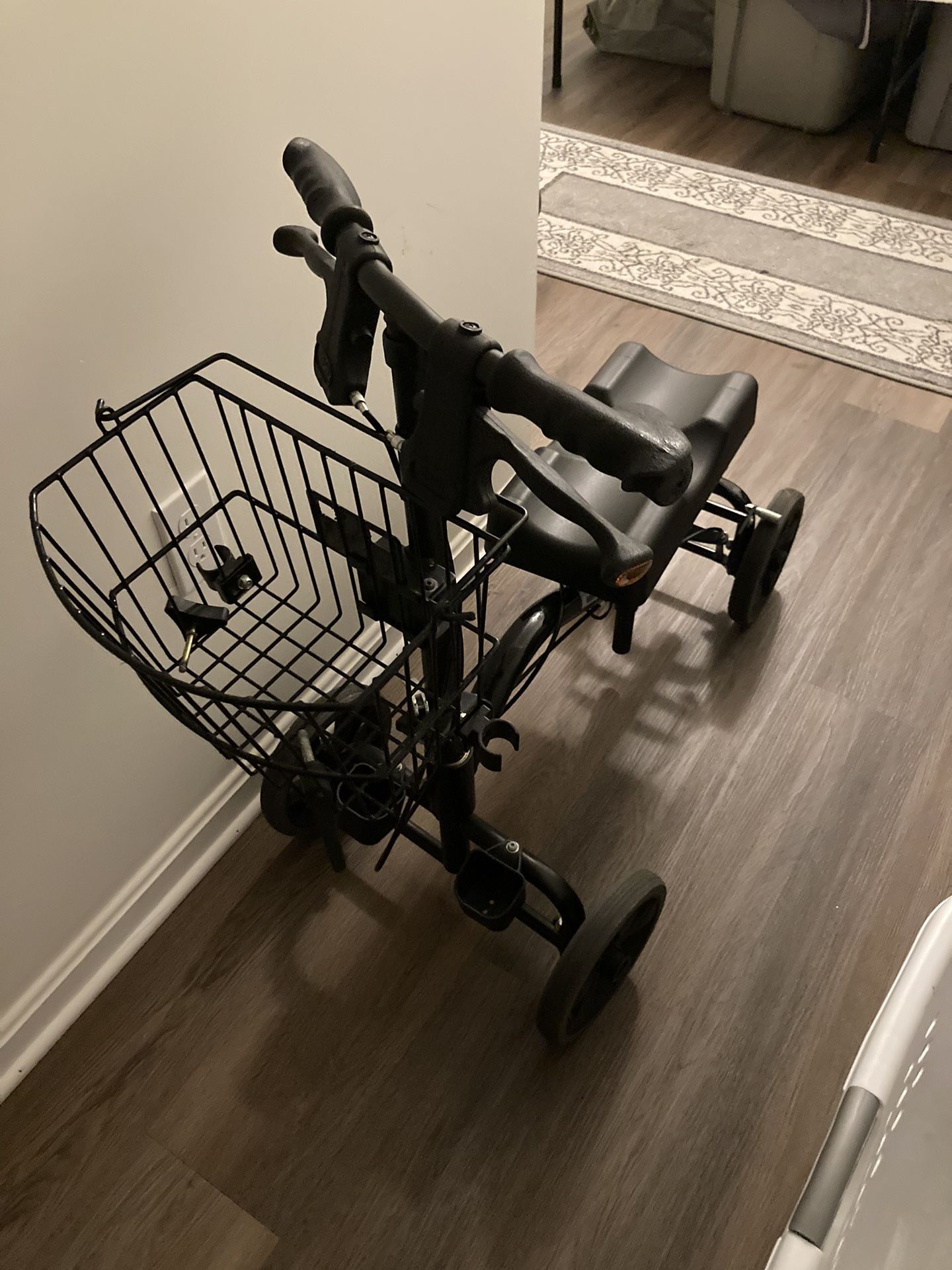Knee Scooter