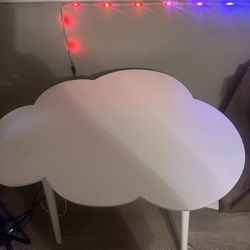 Cloud Shaped Desk 