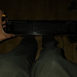 Mitsubishi Graphic Equalizer 