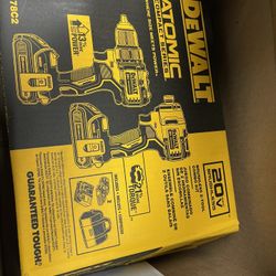 DEWALT 20V DRILL SET
