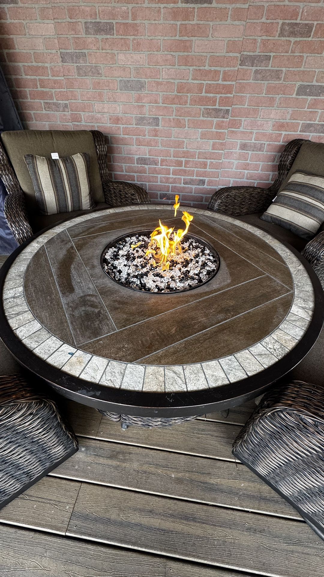 Luxury Patio Agio 5 PC Fire Pit Chat Set. All Like New