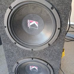 Speakers  Zise 12's Kickers Very Good Conditions. $190 For Truck  or Car