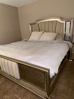 King Bed champagne set