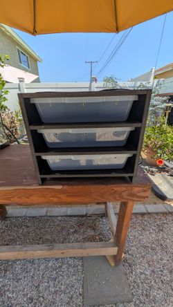 Rack system for reptiles