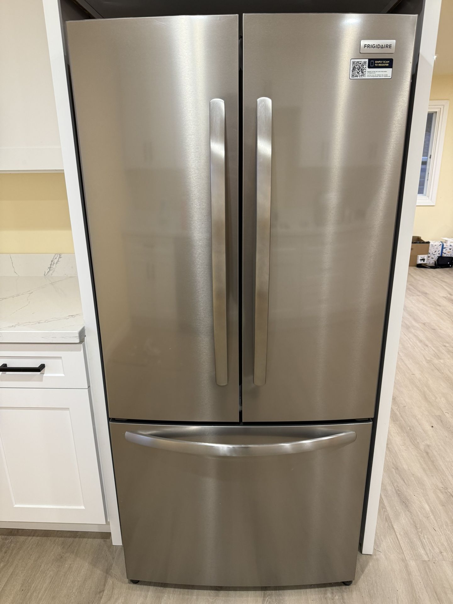 Frigidaire French Door Refrigerator (FRFG1723AV04)