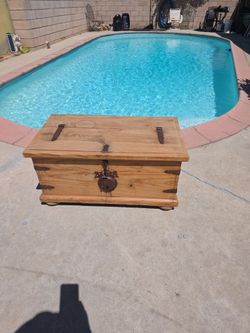 Vintage Rustic Storage Chest Trunk