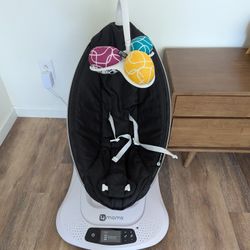 4 Moms Mamaroo