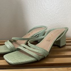 Unisa Wedges