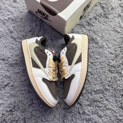 Travis Scott Reverse Mocha Low