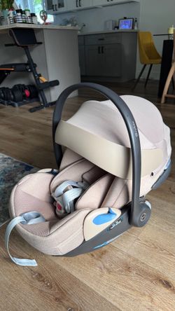 Cybex Cloud T SensorSafe Car Seat with Load Leg Base