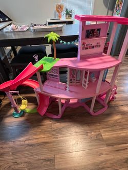 Barbie doll house