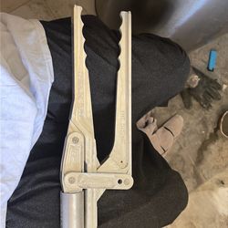 Plumber-timberline tool /clamp
